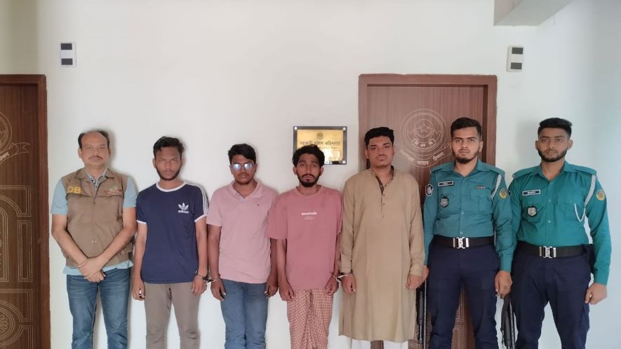 বৈষম্যবিরোধী পরিচয়ে বাসায় ঢুকে চাকরিজীবীকে অপহরণ, মুক্তিপণ আদায়